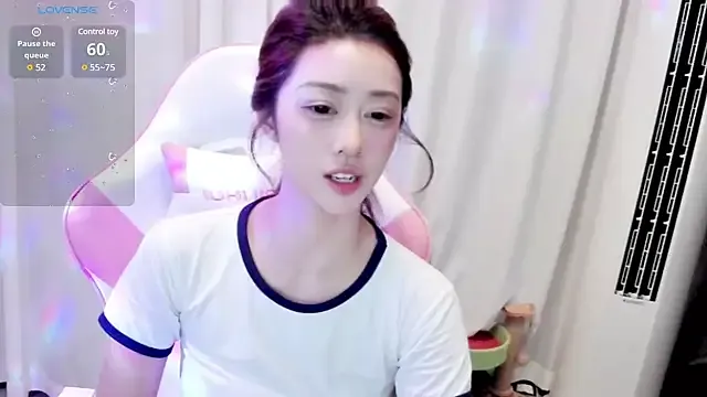 Naomi on Stripchat